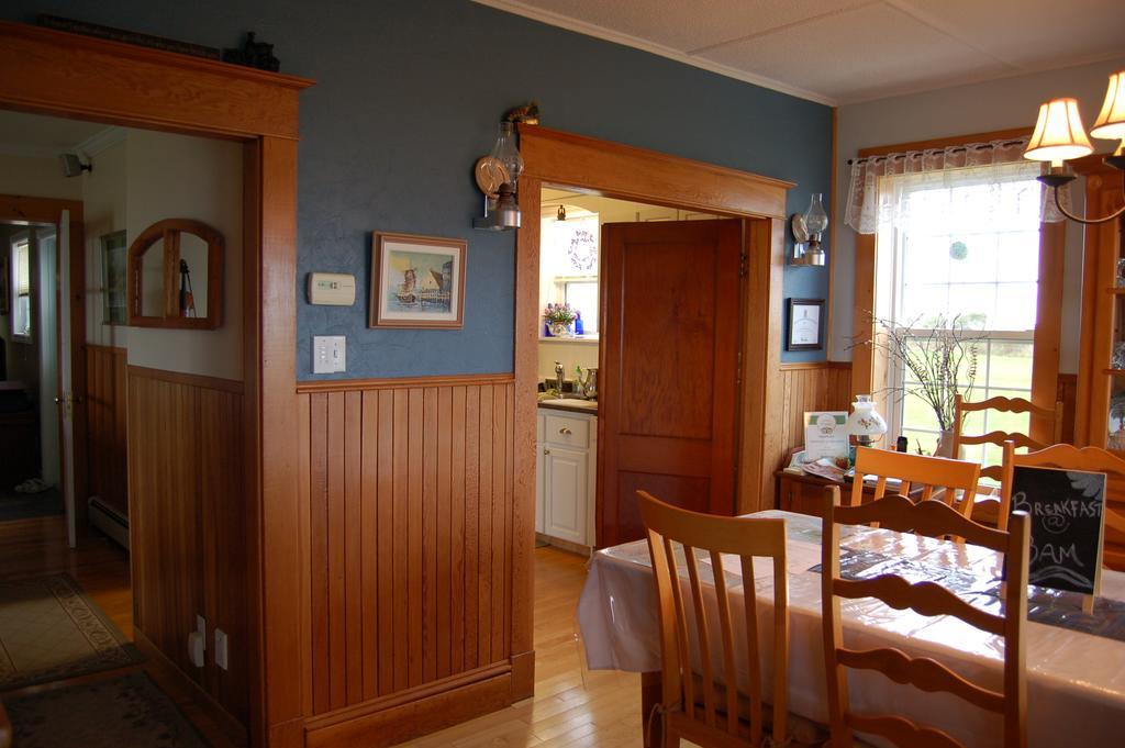 The Yellow Sidecar Bed & Breakfast 3*